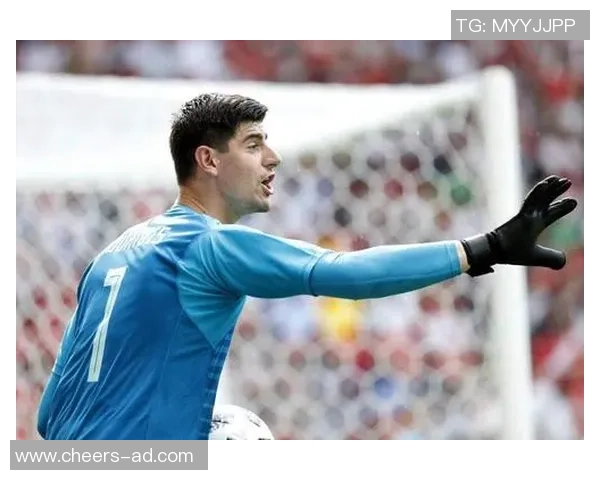 库尔图瓦:守护球门的铁血战士与传奇门将的成长之路