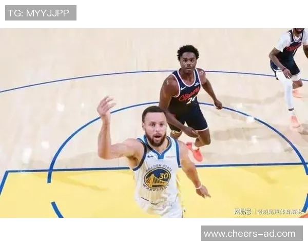 快船与勇士激战正酣库里精彩瞬间图片回顾